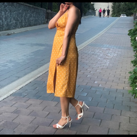 Yellow polka dot Dynamite dress - Picture 7 of 12